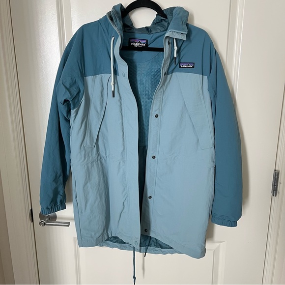 Patagonia Jackets & Blazers - Patagonia Women's Blue Colorblock Hooded Full Zip Long Line Rain Jacket